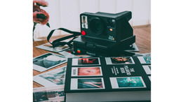Hvad er et polaroid kamera og bruges de stadig i dag?